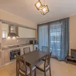 Cozy 1Br Apartment In Mangroovy With Pool